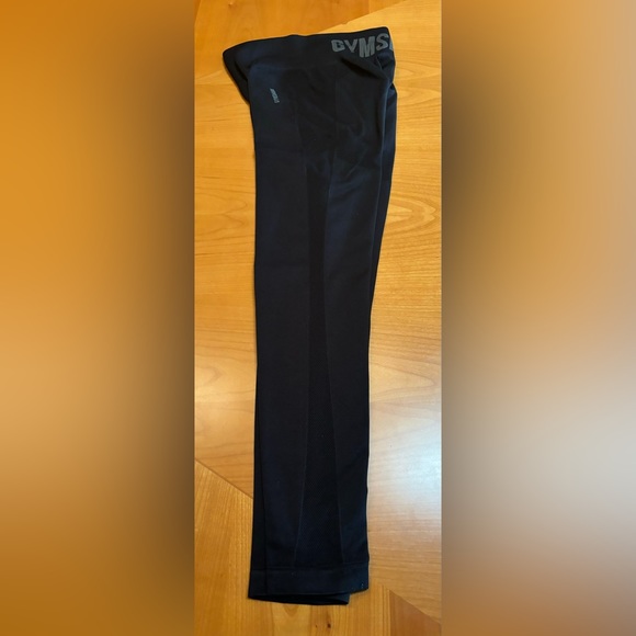 GYMSHARK high waisted black leggings. - Picture 3 of 6